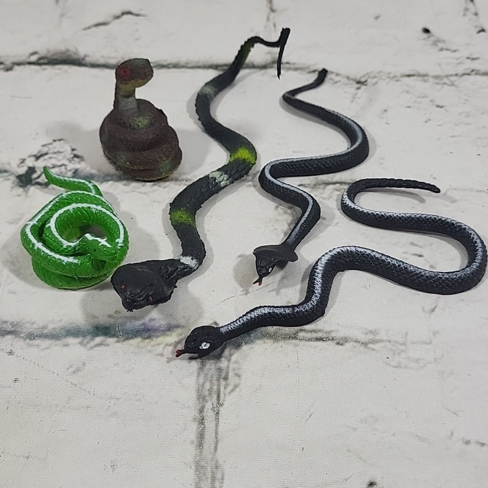 Snake Figures Lot Of 5‎ Vipers Cobras PVC Animal Toys